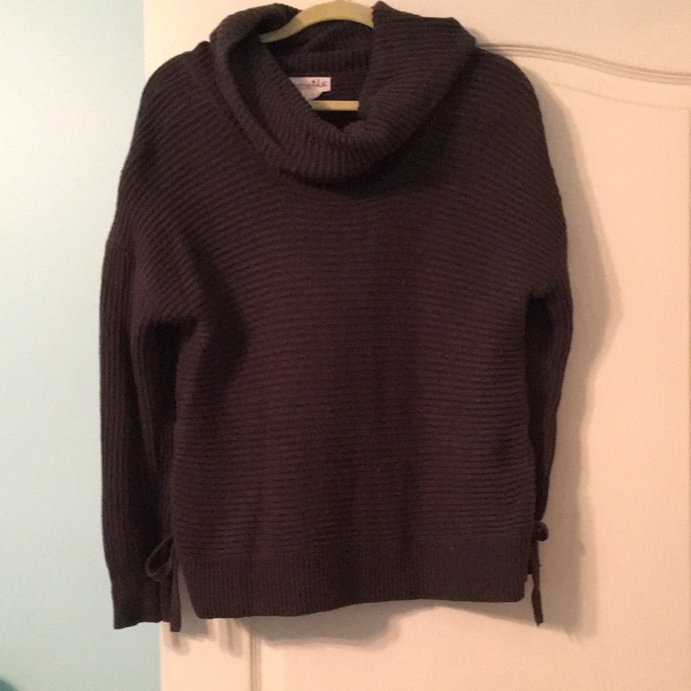 Army green sweater